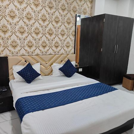 Rk Hotel & Restaurant Dewas Экстерьер фото